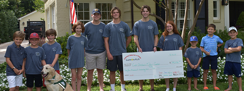 photo-colonialkids-giving