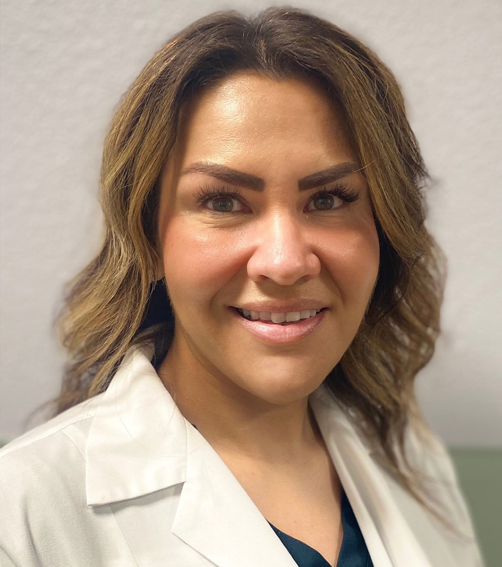 staff-leslie-alvarez